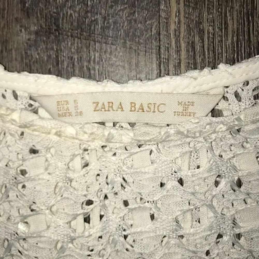 Zara basic lace